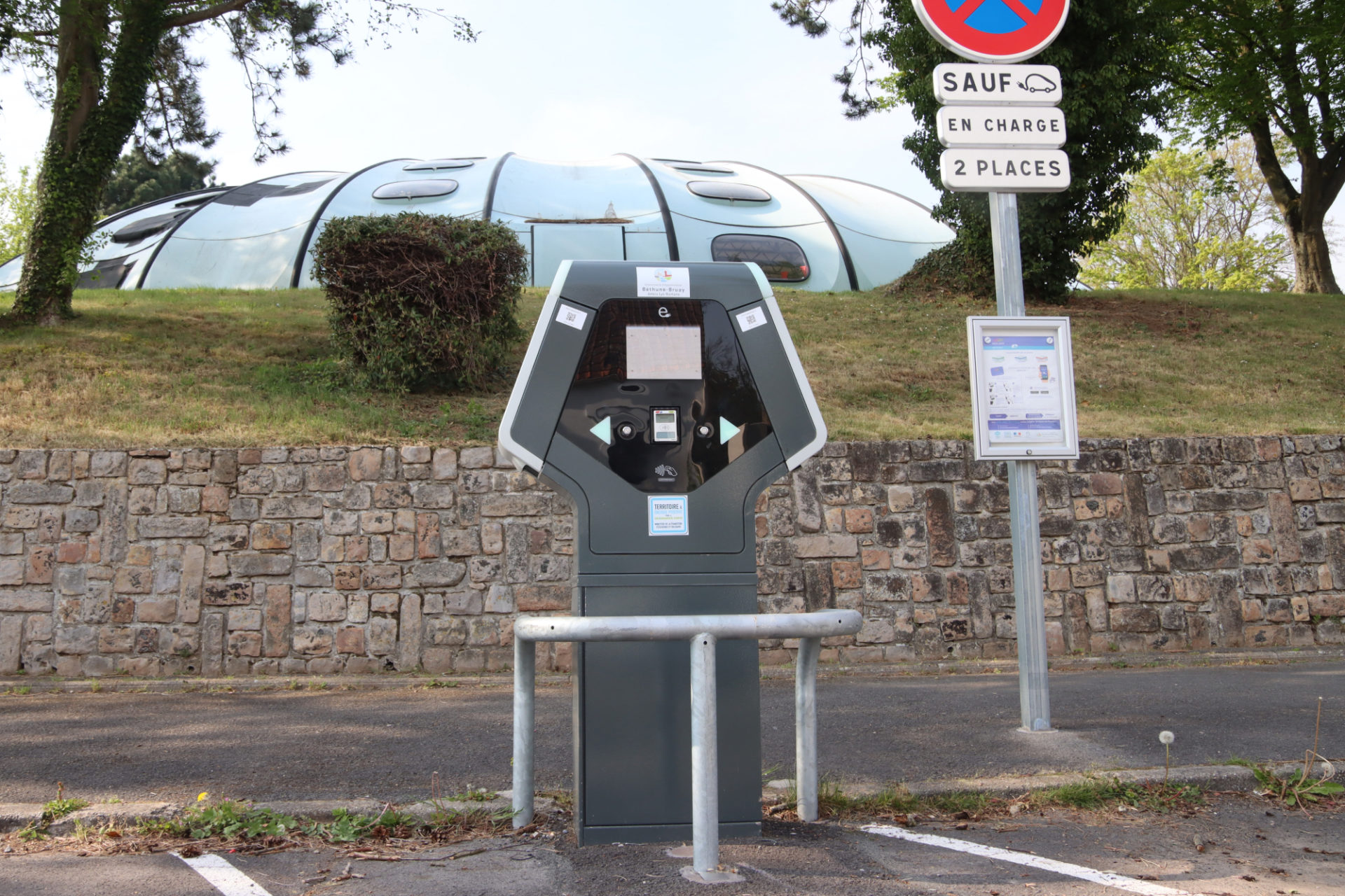 Photo du Pass Electrique Charging Station